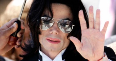 Stire din Monden : "Michael Jackson și-a provocat singur moartea"