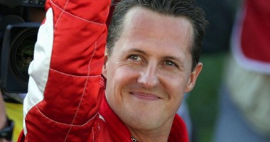 Stire din Sport : Michael Schumacher nu poate fi scos din comă pentru că ar avea pneumonie