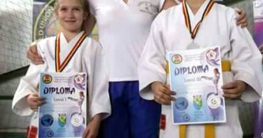 Micii karatiști constănțeni au cucerit 10 medalii la Cupa Karate Chitila - 3