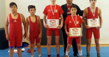 Stire din Sport : Micii luptători de la CS Farul, medaliați la Memorialul "Nicolae Martinescu"