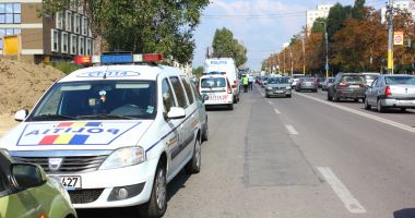 Stire din Eveniment : Autovehiculele de transport persoane, controlate de oamenii legii