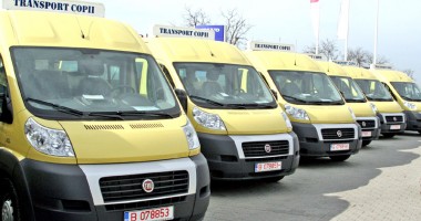 Stire din Cultură-Educație : Noi microbuze școlare pentru elevii constănțeni din mediul rural