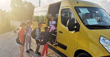 Stire din Politică-Administrație : Primăria Techirghiol pune la dispoziţie microbuze pentru elevii care locuiesc departe de şcoală