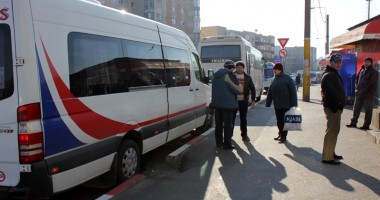 Stire din Eveniment : AI CURAJ SĂ TE URCI ÎN ELE? Cât de periculoase sunt microbuzele de călători