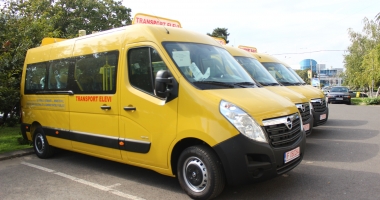 UN AJUTOR PENTRU ELEVI! 96 de microbuze școlare, DONATE