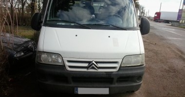 FOTO/ Microbuz furat din Spania, găsit la Negru Vodă - 3