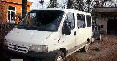 Microbuz furat  din Spania, găsit la Negru Vodă - 2