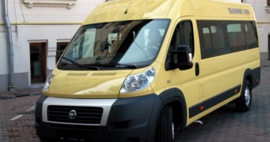 Stire din Politică-Administrație : "Vă rog să nu transportați nuntașii cu ele"