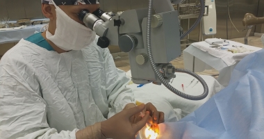 Stire din Sănătate : Oportunitate pentru pacienții cu boli oculare / Medicii de la "Microchirurgia Ochiului", din nou în România