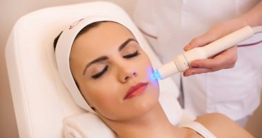 Microdermabraziunea vă ajută să vă întineriți pielea