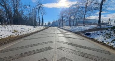 Stire din Eveniment : Microfrezarea drumului, soluţia implementată într-o zonă periculoasă, cu zeci de accidente