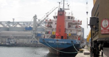 Stire din Economie : Midia salvează onoarea porturilor maritime românești