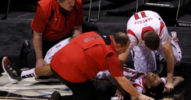 Stire din Sport : VIDEO/ Accidentare TERIBILĂ la un meci de baschet