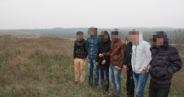 Stire din Eveniment : Zece migranți sirieni și doi complici germani depistați de polițiștii de frontieră constănțeni / Galerie foto