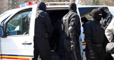 Român suspect că ar fi capul unui grup specializat în transportul de migranţi pe teritoriul Bulgariei