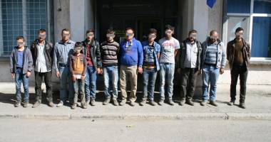 12 migranți prinși în timp ce treceau granița ilegal - 2