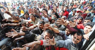 Stire din Actualitate : Atena a transferat  cu feriboturi încă o mie  de migranți pe continent