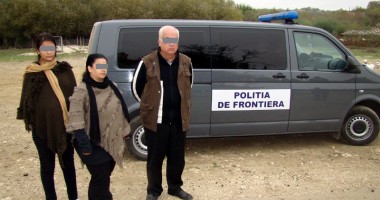 Stire din Eveniment : Patru migranți sirieni  și două călăuze, depistați la graniță