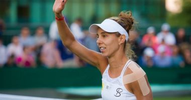 Stire din Sport : Mihaela Buzărnescu, eliminată în turul 3 de la Wimbledon, după ce a pierdut în fața Karolinei Pliskova