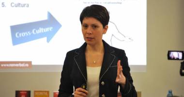 Stire din Cultură-Educație : Lansare de carte, la Biblioteca Colorată