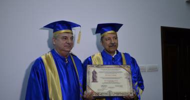Stire din Cultură-Educație : Mihai Coman, decorat cu titlul de Doctor Honoris Causa la "Ovidius"