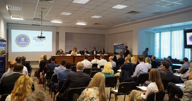 Stire din Economie : Mihai Daraban: "Atacurile cibernetice, cea mai mare amenințare pentru companii, în 2022"