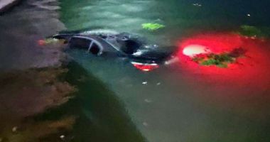 Autoturism căzut în apă! Care este situația șoferului