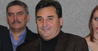 Stire din Politică-Administrație : "Respectul pentru cetățean trebuie să primeze în Constituție"
