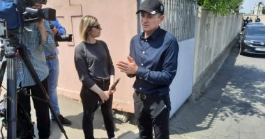 Galerie foto. Mama fraților Mazăre, înmormântată azi. RADU și ALEXANDRU, aduși sub escortă de la penitenciar - 10