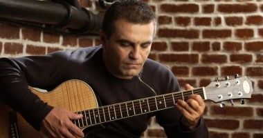 Stire din Cultură-Educație : Concert Mihai Mărgineanu, la Harlequin Mamaia