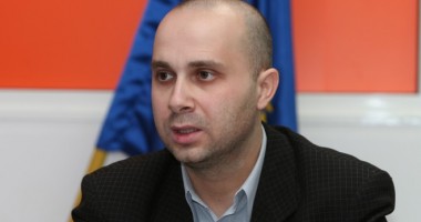Stire din Politică-Administrație : Mihai Petre nu candidează la parlamentare din partea PP-DD