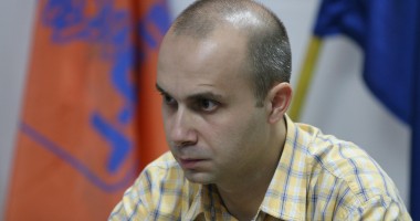 Stire din Politică-Administrație : "De astăzi intru în competiție internă cu Gigi Chiru"