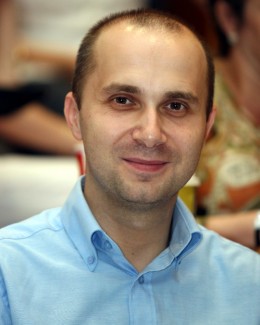 Stire din Politică-Administrație : Mihai Petre sare la gâtul lui Mazăre
