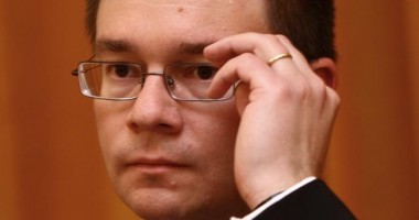 Stire din Politică-Administrație : Ungureanu susține că Becali ajunge candidat PNL într-un mod nedemocratic