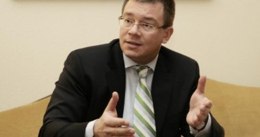 Stire din Politică-Administrație : "Noua Putere a apărut pe hoție"