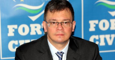 Stire din Politică-Administrație : Mihai Răzvan Ungureanu, așteptat la Constanța.  Intră pe site-ul Cuget Liber  și lasă-i o întrebare