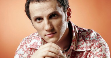 Stire din Monden : Fratele lui Mihai Trăistariu,  de la culturist la pustnic