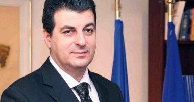 Stire din Eveniment : Mihnea Motoc participă la summitul NATO