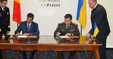 Mihnea Motoc, ministrul MApN, în vizită oficială la Kiev