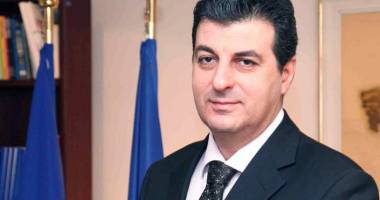 Stire din Politică-Administrație : Mihnea Motoc, avizat favorabil de Comisiile de apărare pentru funcția de ministru al Apărării