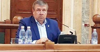 Stire din Politică-Administrație : Senatorul Ștefan Mihu propune schimbarea vacanței de vară. Care este perioada propusă