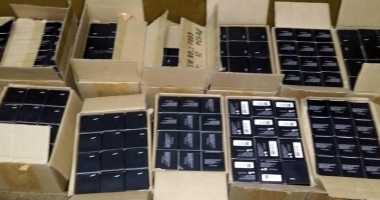 Mii de pălării și genți din piele, confiscate în portul Constanța - 2