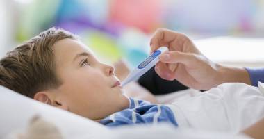 Stire din Sănătate : Mii de copii, condamnați la suferință  de o boală cruntă