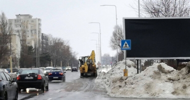 Stire din Social : Mii de metri cubi de zăpadă evacuați de pe străzile din Constanța. Acțiunea continuă!