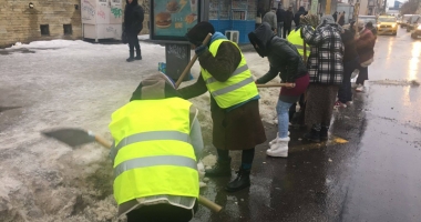 Mii de metri cubi de zăpadă evacuați de pe străzile din Constanța. Acțiunea continuă! - 2