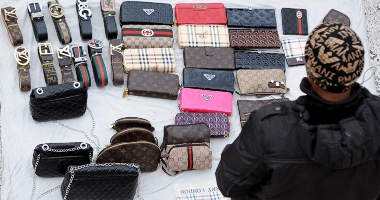 Mii de produse contrafăcute din China, confiscate  în Portul Constanța - 2