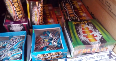 Stire din Eveniment : Mii de produse pirotehnice, confiscate  de polițiștii constănțeni