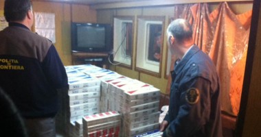 Stire din Eveniment : Mii de pachete de țigări de contrabandă, confiscate în portul Constanța