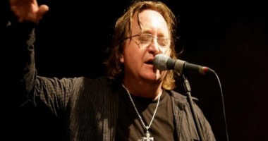 Stire din Cultură-Educație : Corneliu Stroe și Mike Godoroja, în "Christmas Blue"