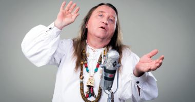 Stire din Cultură-Educație : Mike Godoroja cântă la Constanța